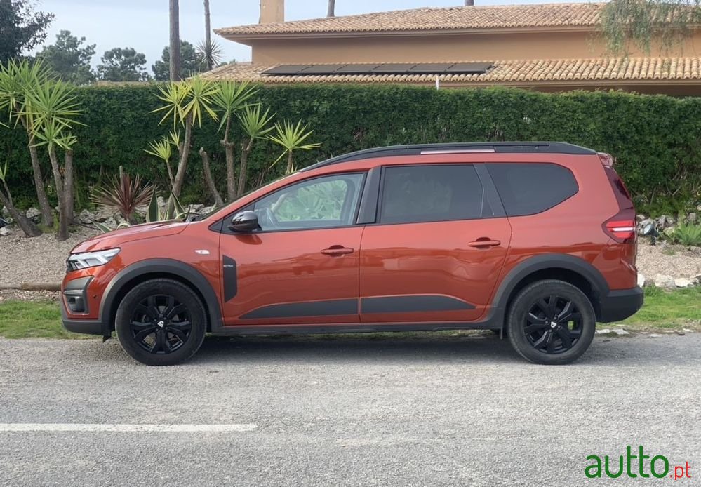 2022' Dacia Jogger photo #3