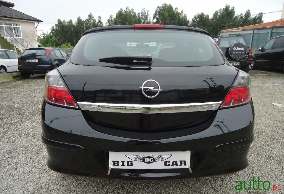 2007' Opel Astra Gtc photo #2