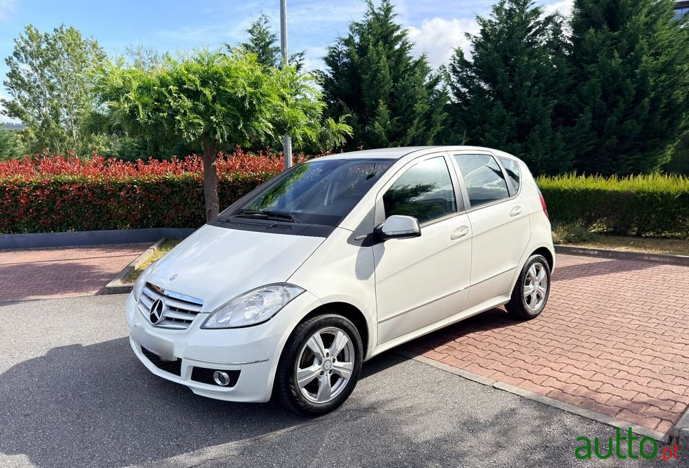 2010' Mercedes-Benz Classe A Cdi Avantgarde photo #1