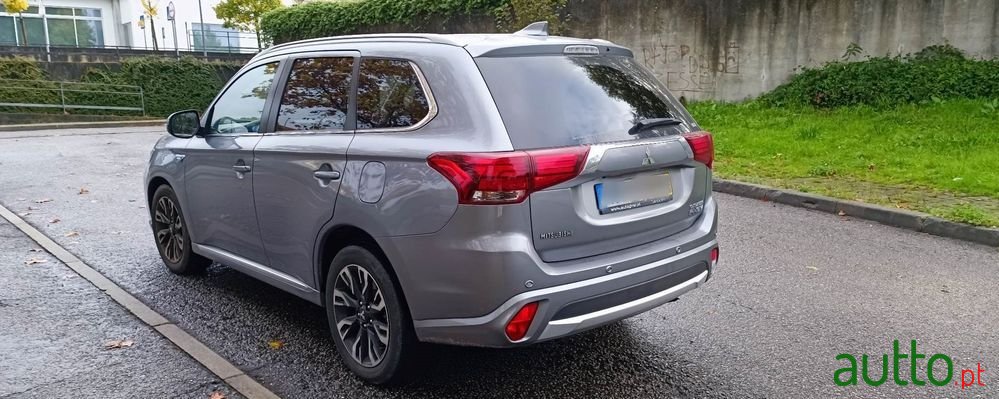 2018' Mitsubishi Outlander photo #1