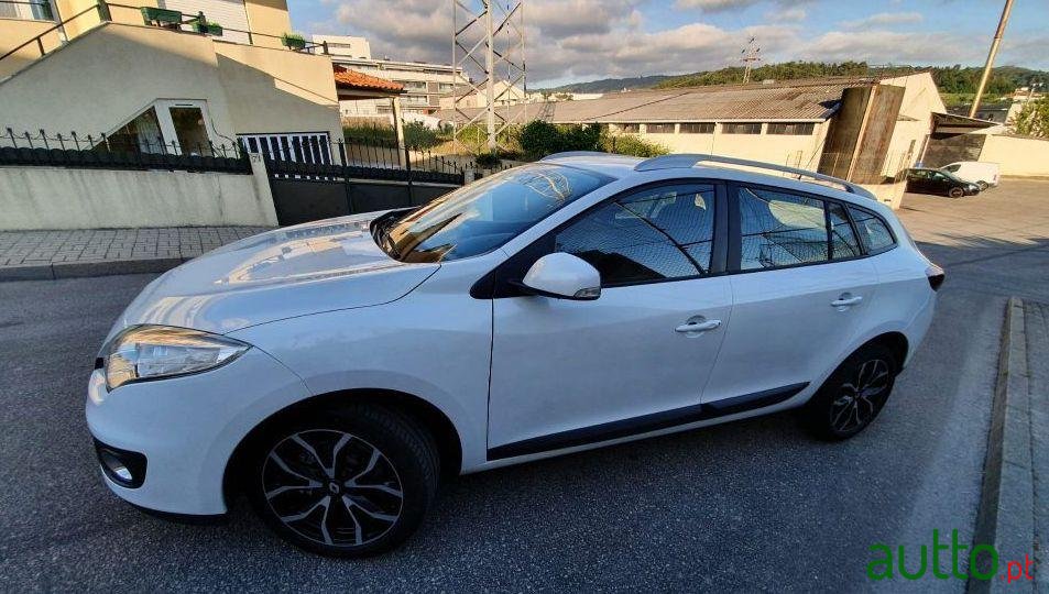 2012' Renault Megane Break photo #1