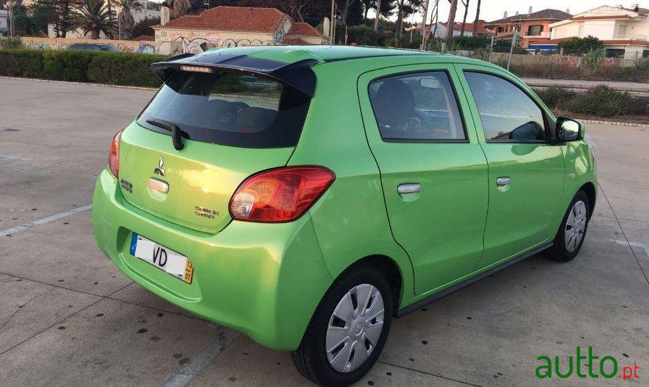 2013' Mitsubishi Space Star photo #3