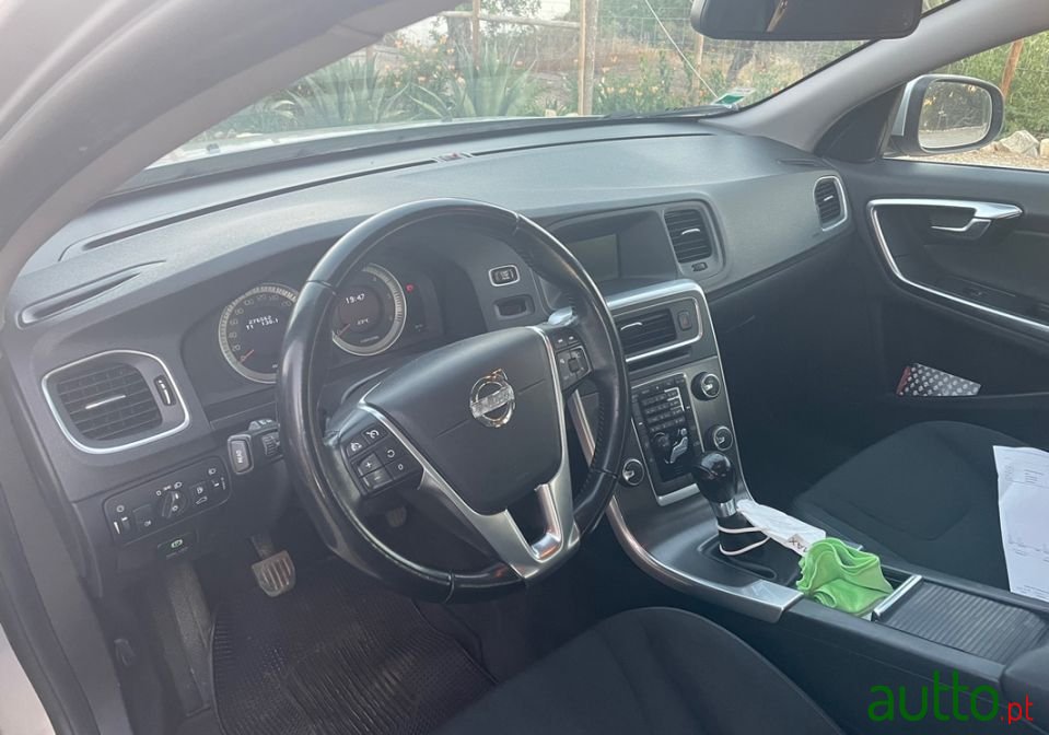 2011' Volvo V60 photo #5