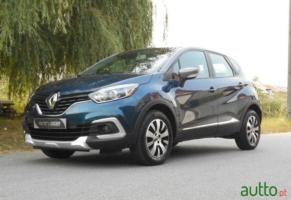 2019' Renault Captur photo #1