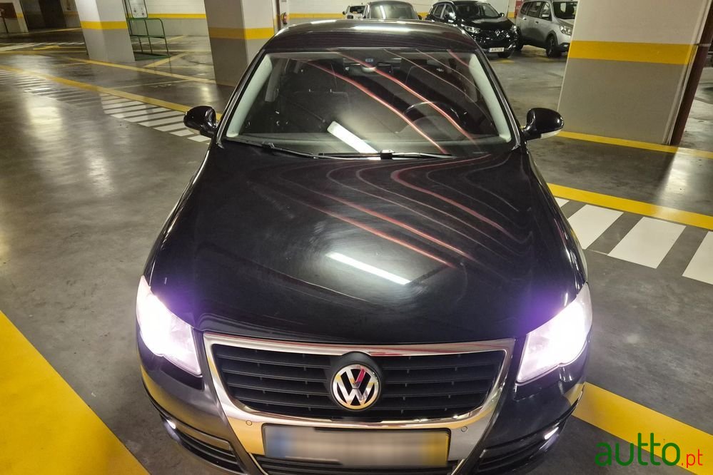 2007' Volkswagen Passat photo #6