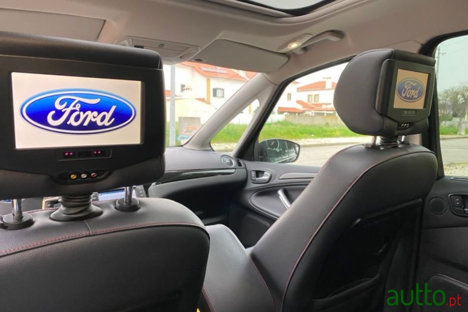 2011' Ford S-Max photo #2