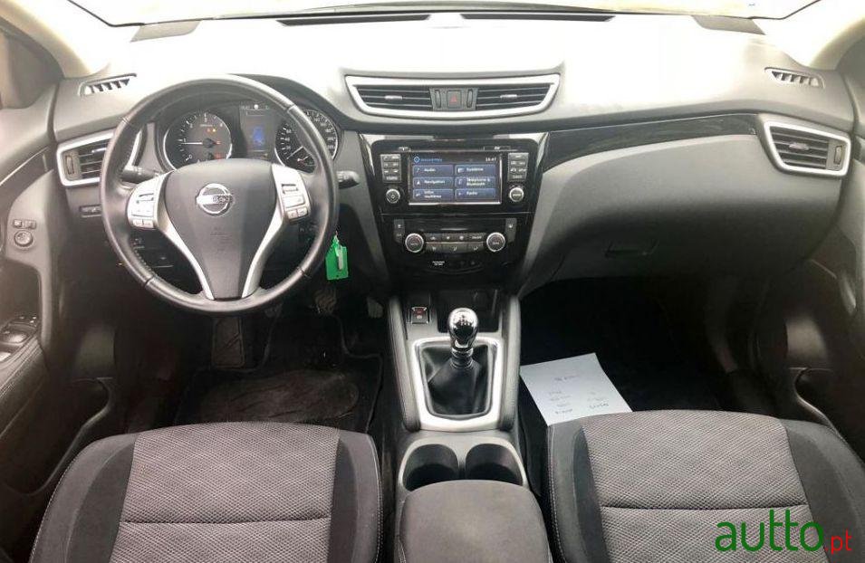 2015' Nissan Qashqai photo #2