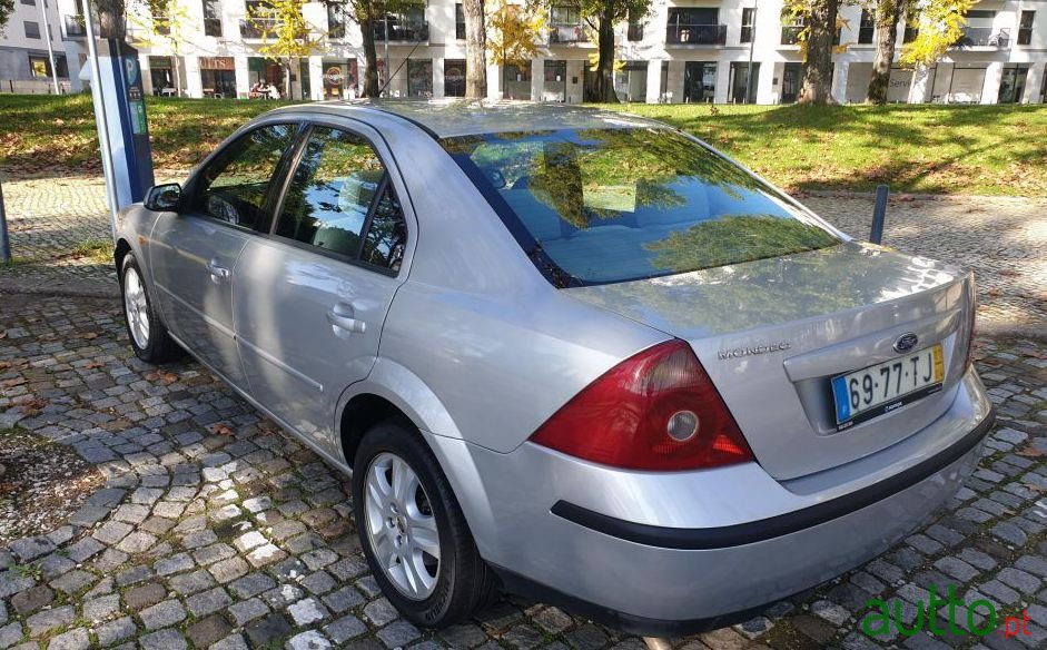 2002' Ford Mondeo 1.8 Ghia photo #5