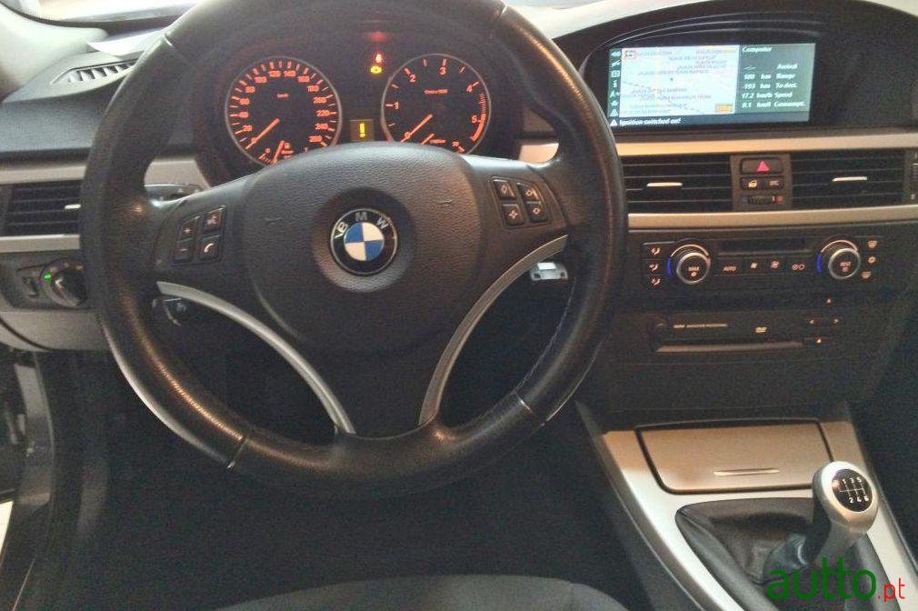 2006' BMW 320 d Touring Navigator photo #3