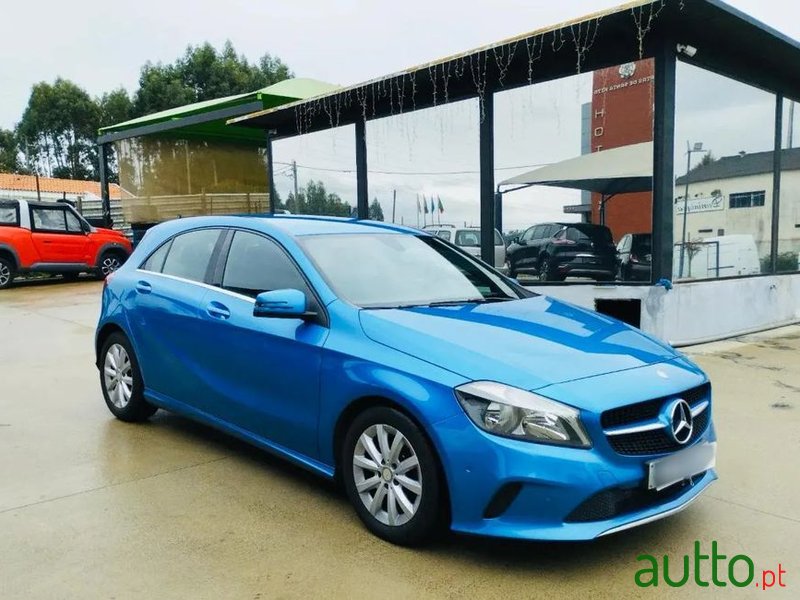 2017' Mercedes-Benz Classe A D photo #2