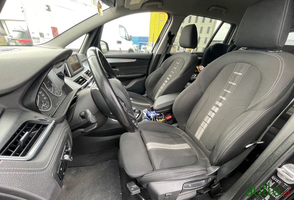 2016' BMW 216 Gran Tourer D Line Sport photo #4