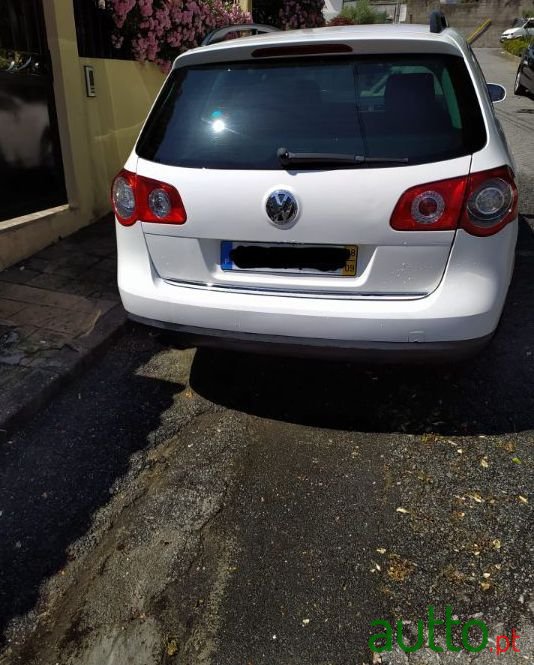 2008' Volkswagen Passat Variant photo #3