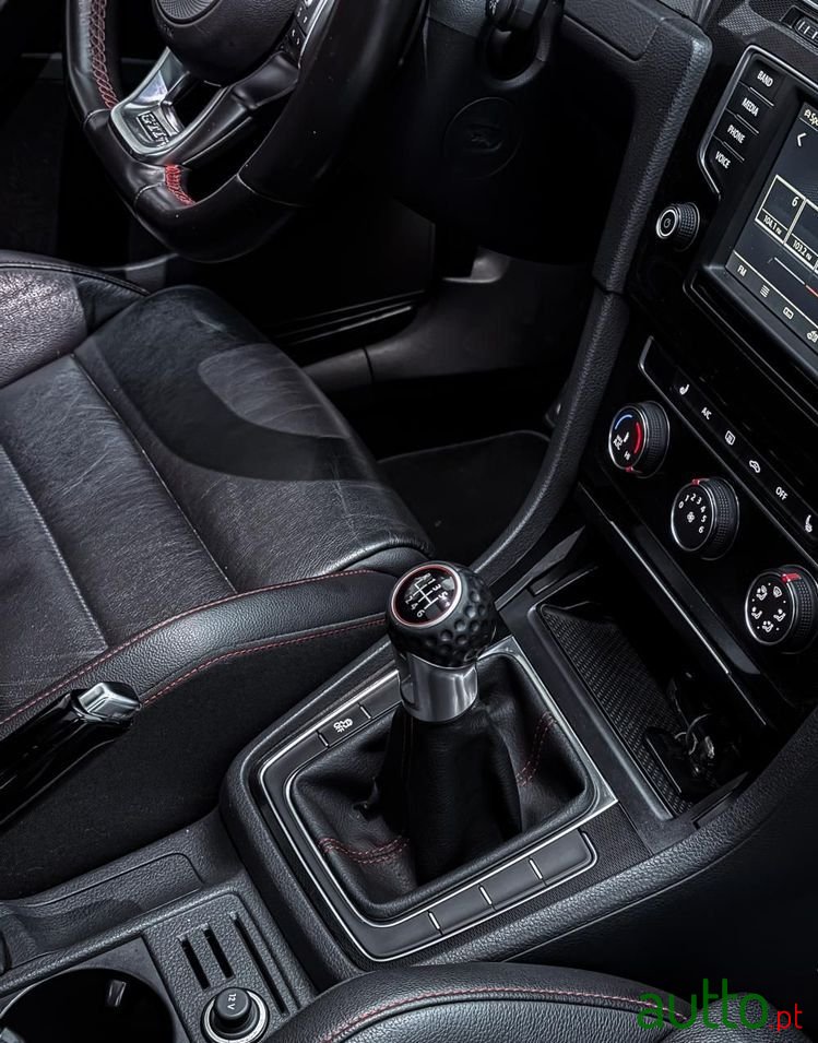 2016' Volkswagen Golf 2.0 Tsi Gti photo #5