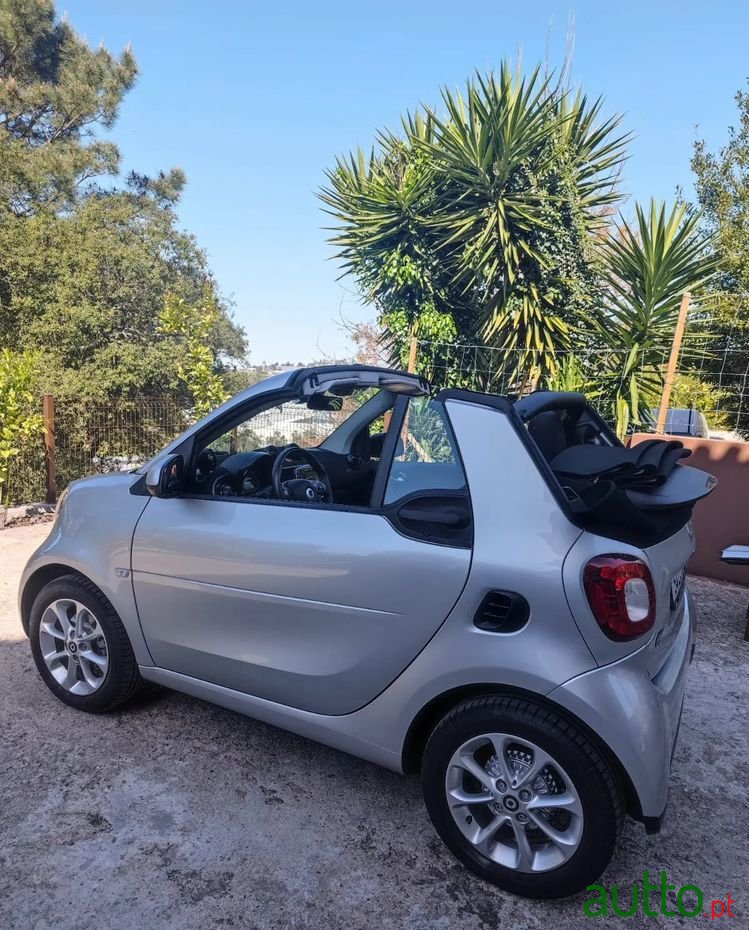2020' Smart Fortwo Eq Passion photo #3