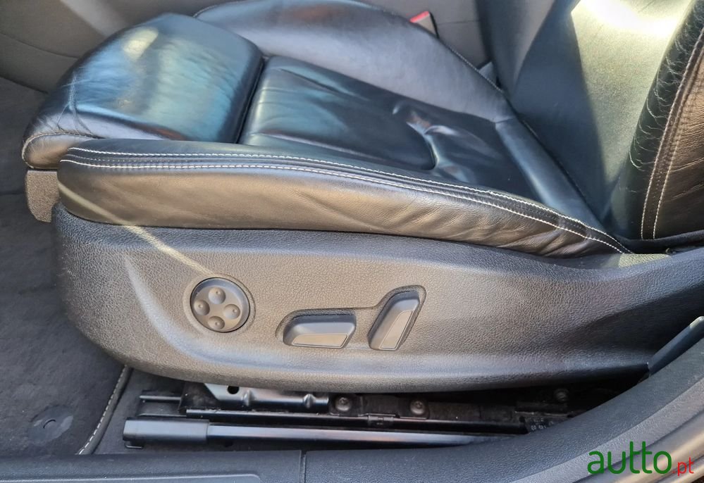 2009' Audi S4 Avant photo #3