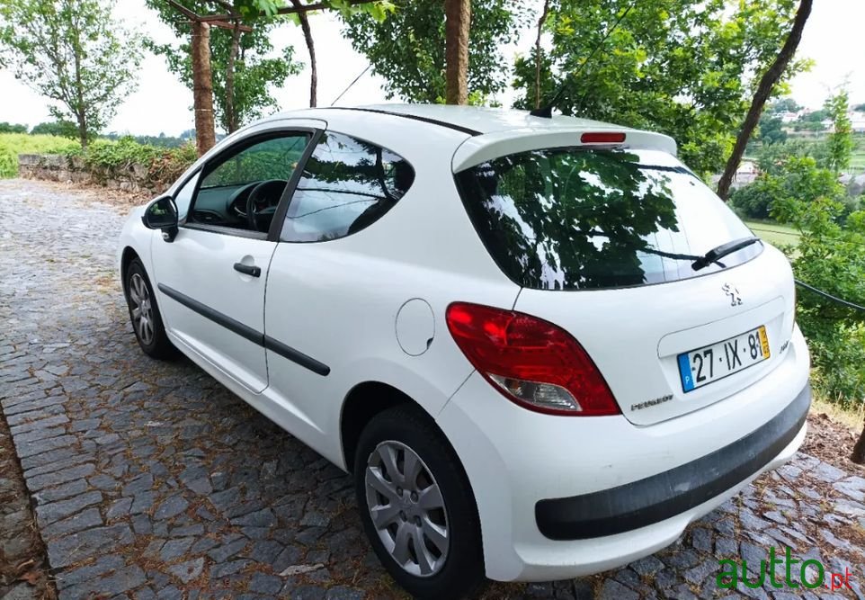 2010' Peugeot 207 photo #4