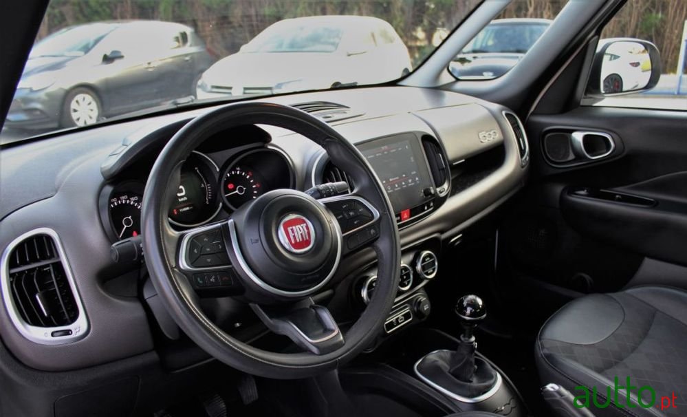 2018' Fiat 500L photo #6