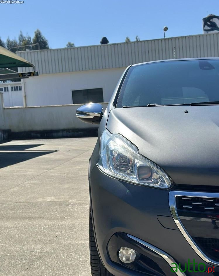 2018' Peugeot 208 photo #2
