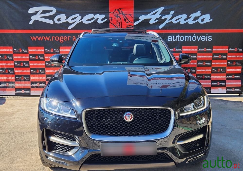 2017' Jaguar F-Pace 2.0 I4D R-Sport photo #2