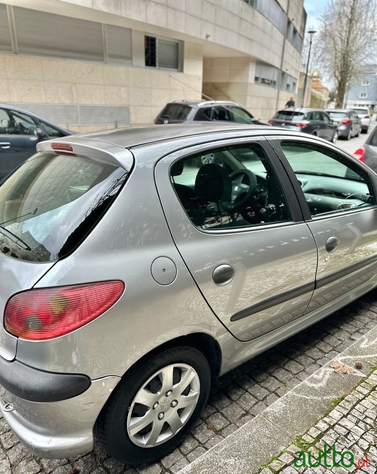 2005' Peugeot 206 photo #2