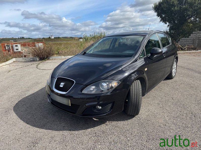 2011' SEAT Leon photo #4