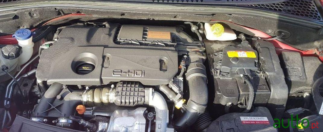 2012' DS Automobiles Ds3 1.6 E-Hdi photo #3