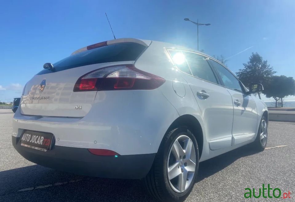 2015' Renault Megane photo #3