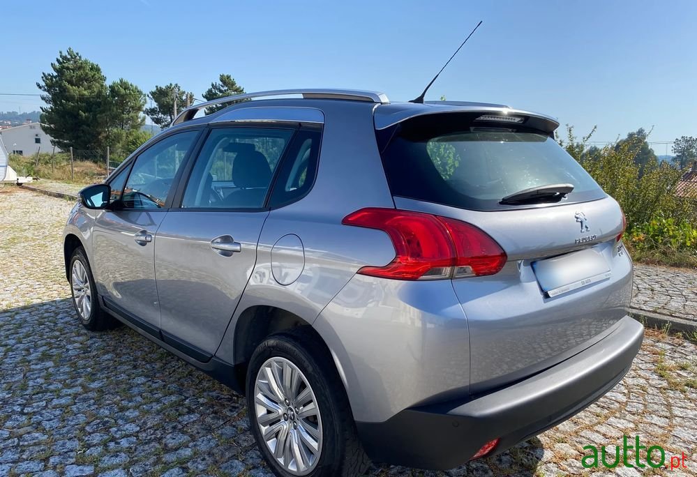 2015' Peugeot 2008 photo #3