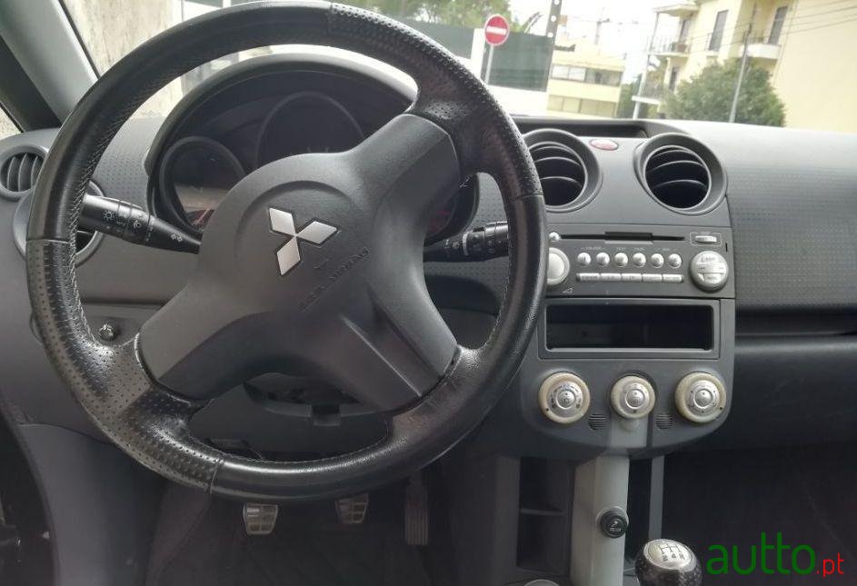 2008' Mitsubishi Colt Insport photo #2