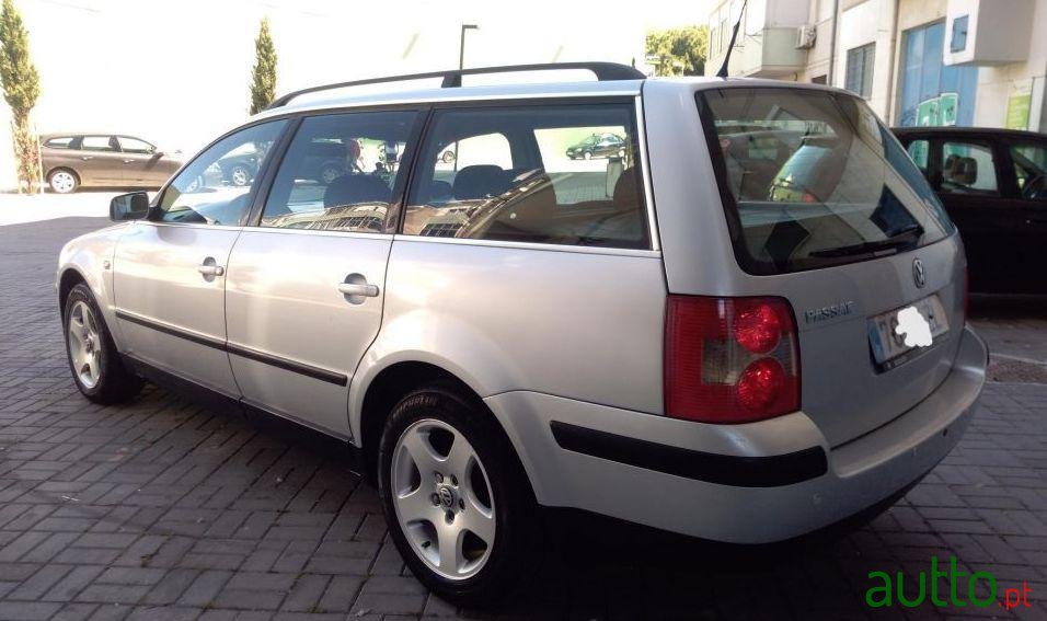 2001' Volkswagen Passat Variant photo #4