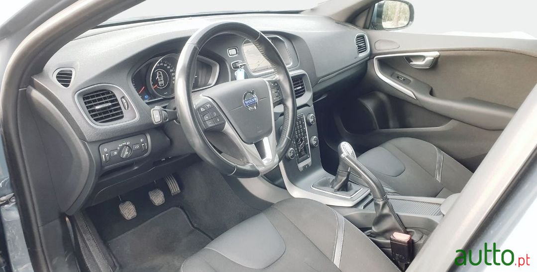 2014' Volvo V40 photo #4