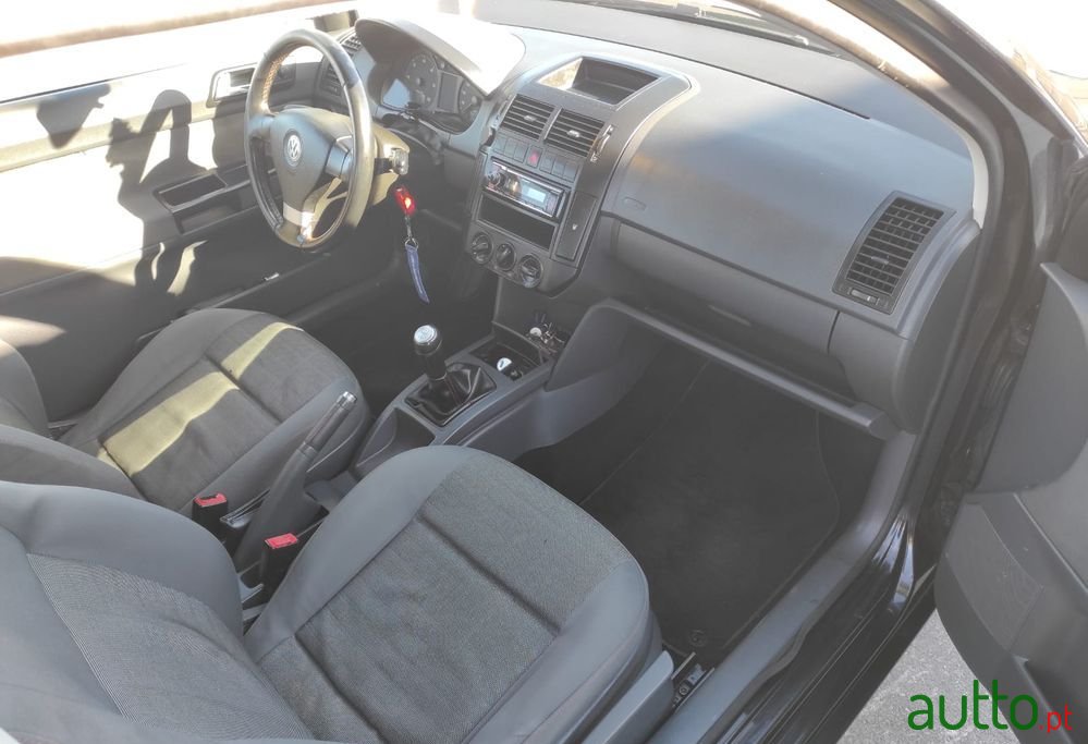 2006' Volkswagen Polo photo #6