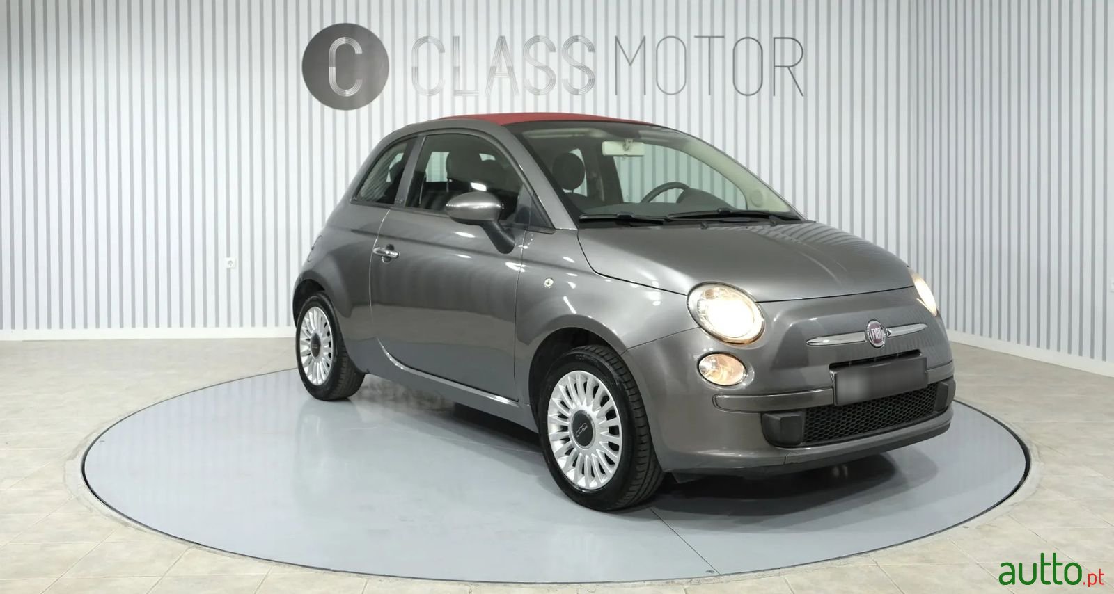 2011' Fiat 500C photo #2