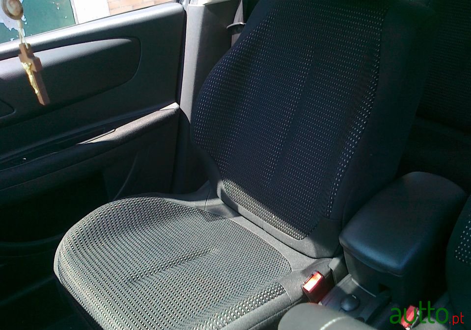 2009' Citroen C4 photo #5