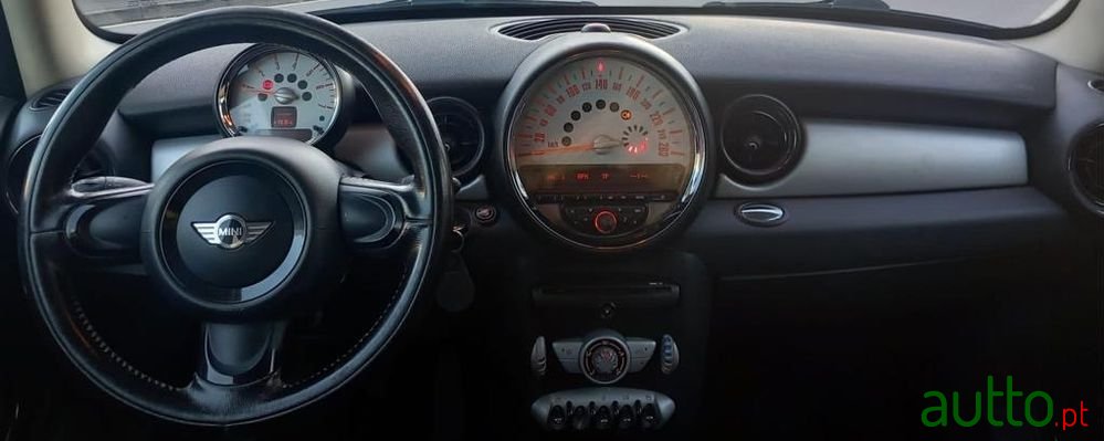 2010' MINI One D photo #3