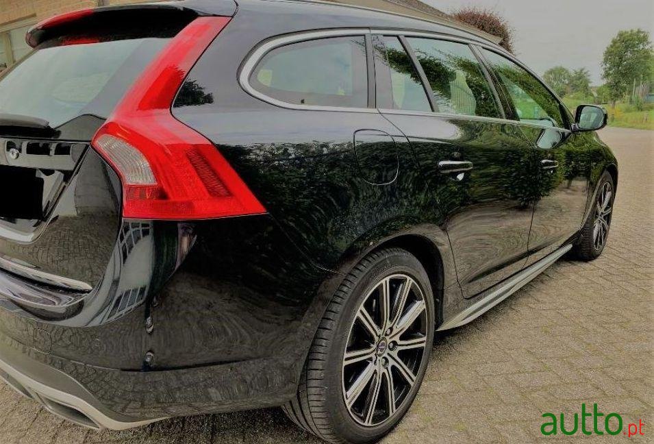2014' Volvo V60 photo #1