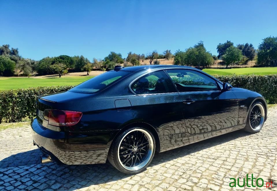 2007' BMW 320 photo #3