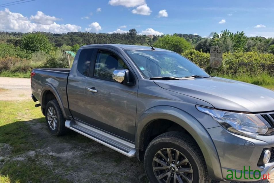 2018' Mitsubishi L200 4Wd Cabine Club photo #4