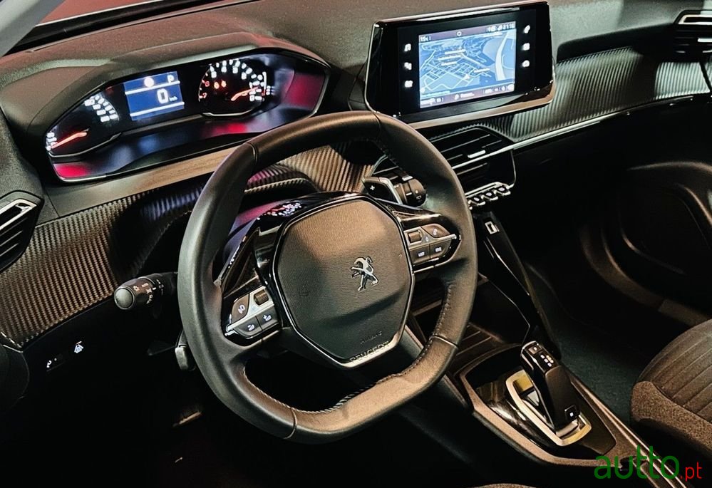 2021' Peugeot 2008 photo #5