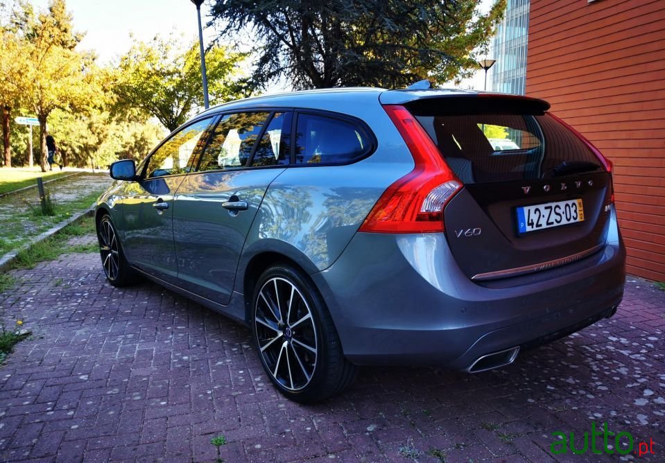 2016' Volvo V60 photo #5