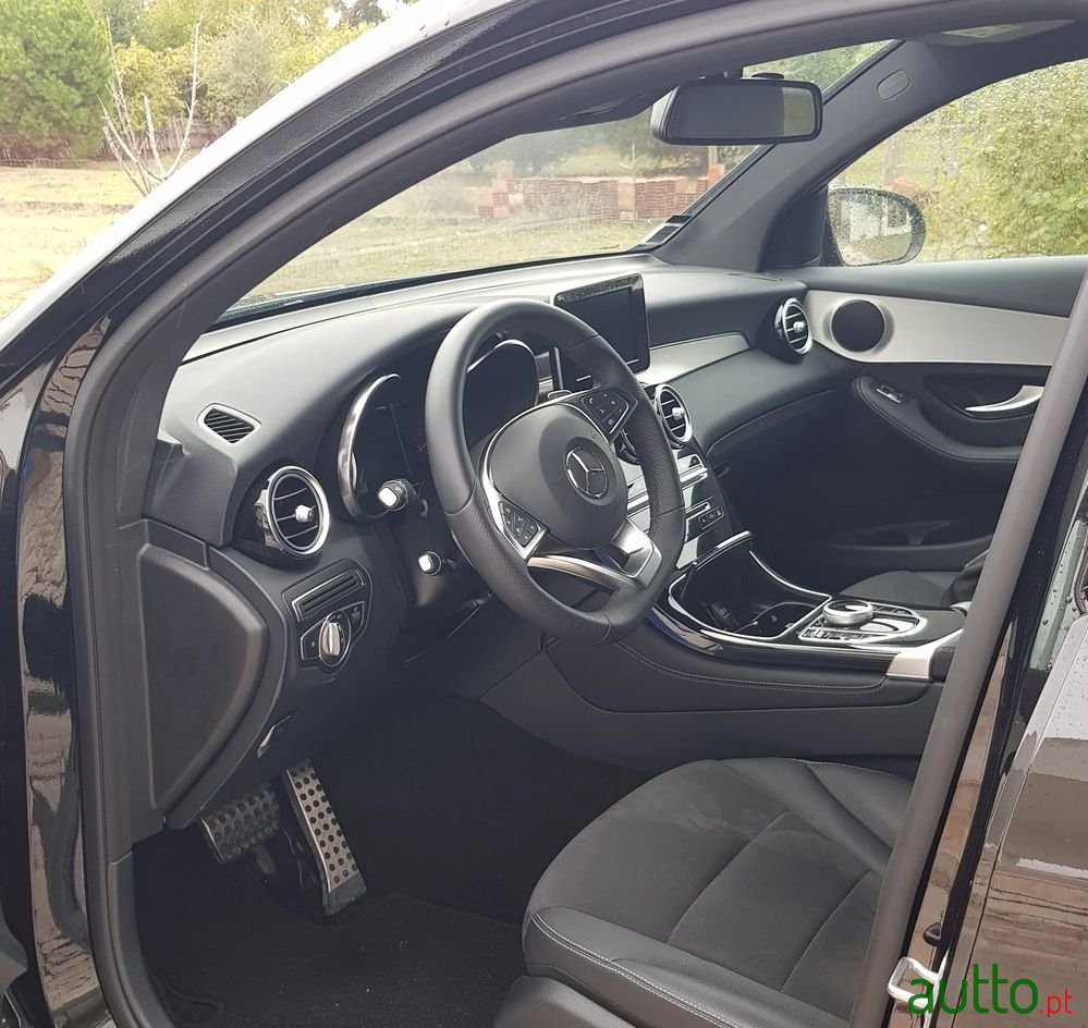 2018' Mercedes-Benz GLC 250 photo #6