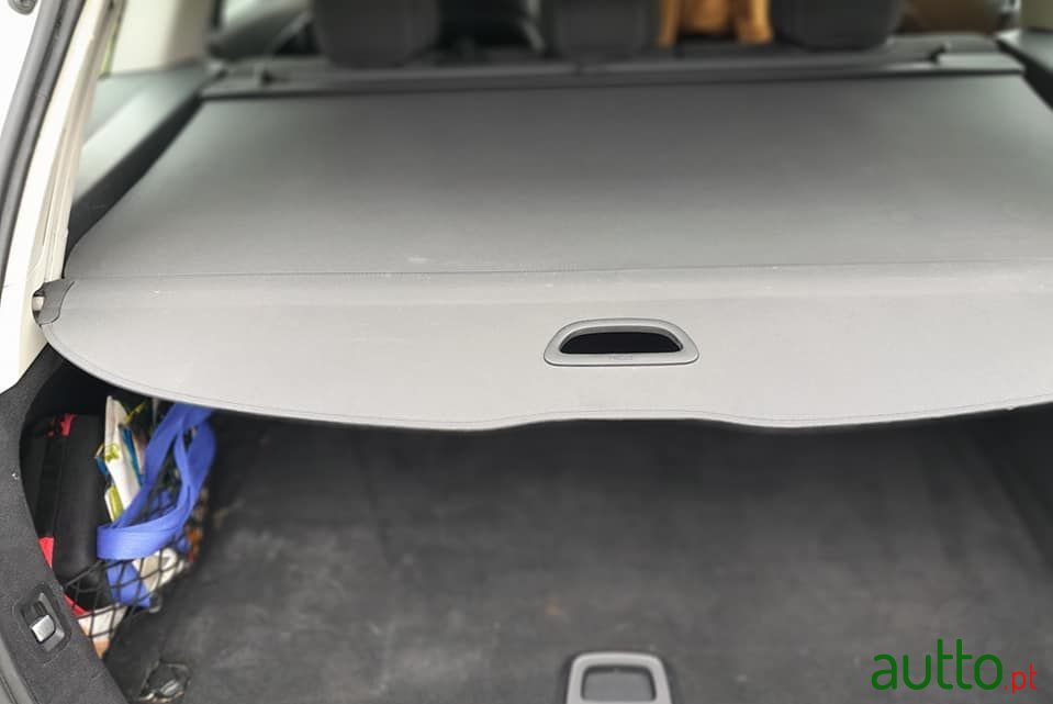 2015' Mercedes-Benz C-200 photo #4