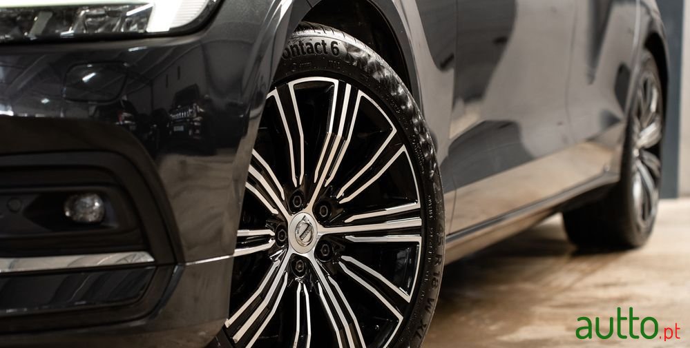 2018' Volvo V60 photo #2