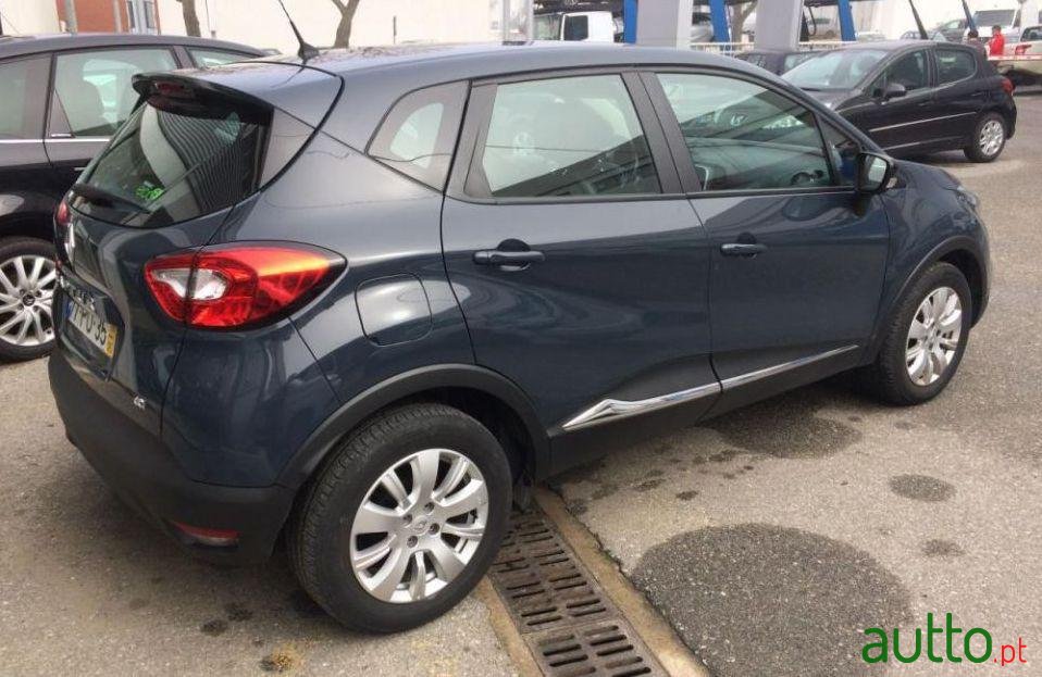 2015' Renault Captur 1.5 Dci Exclusive photo #2