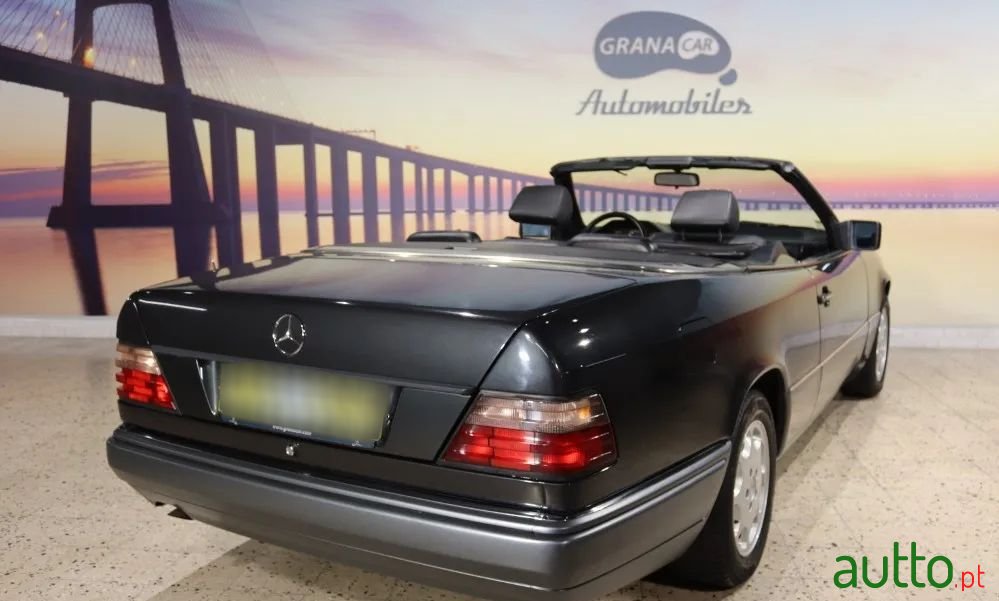 1993' Mercedes-Benz Classe E photo #4