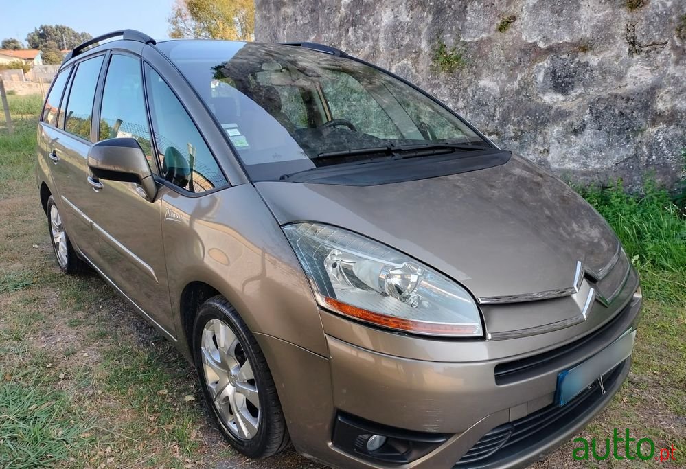 2007' Citroen C4 Grand Picasso photo #2