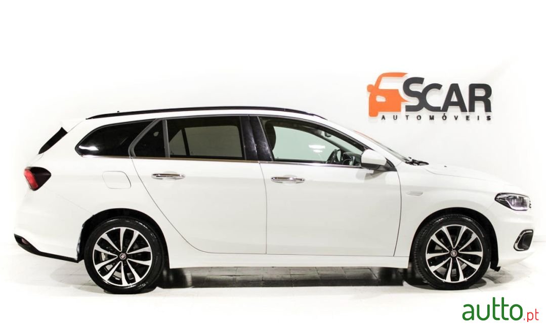 2018' Fiat Tipo Station Wagon photo #5