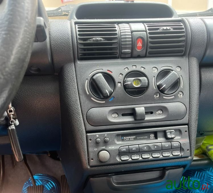 1997' Opel Corsa 1.0 photo #4
