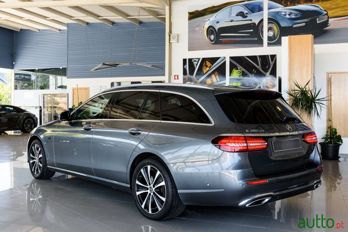 2021' Mercedes-Benz E-300 photo #4