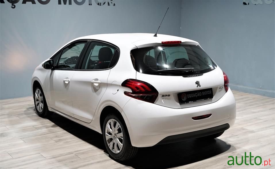 2016' Peugeot 208 photo #6